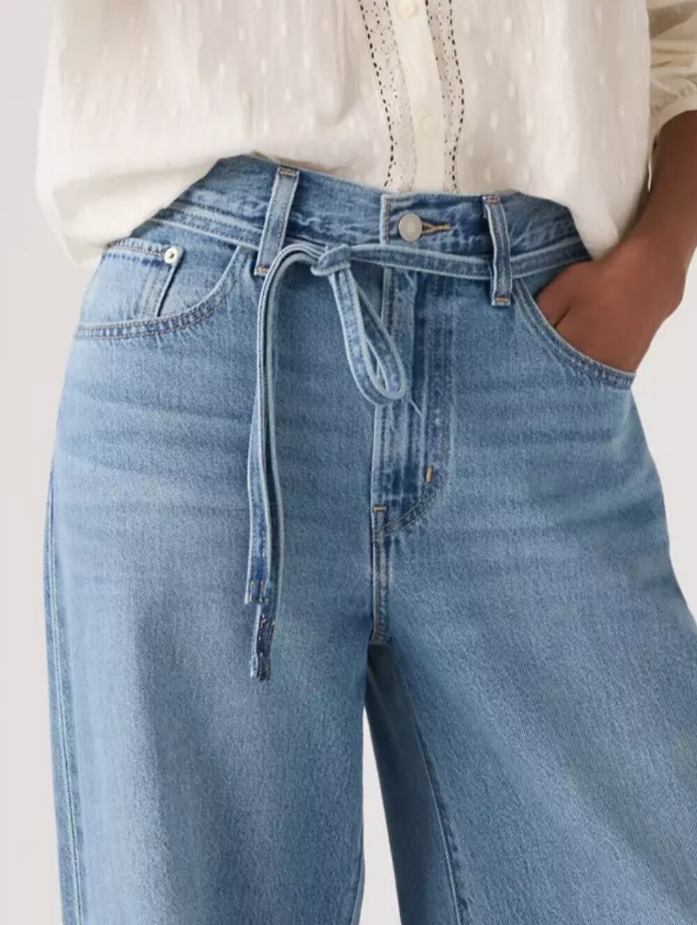 Levis Women's XL Baggy  Straight Leg Light Blue Jeans Size 32 - Picture 2 of 13